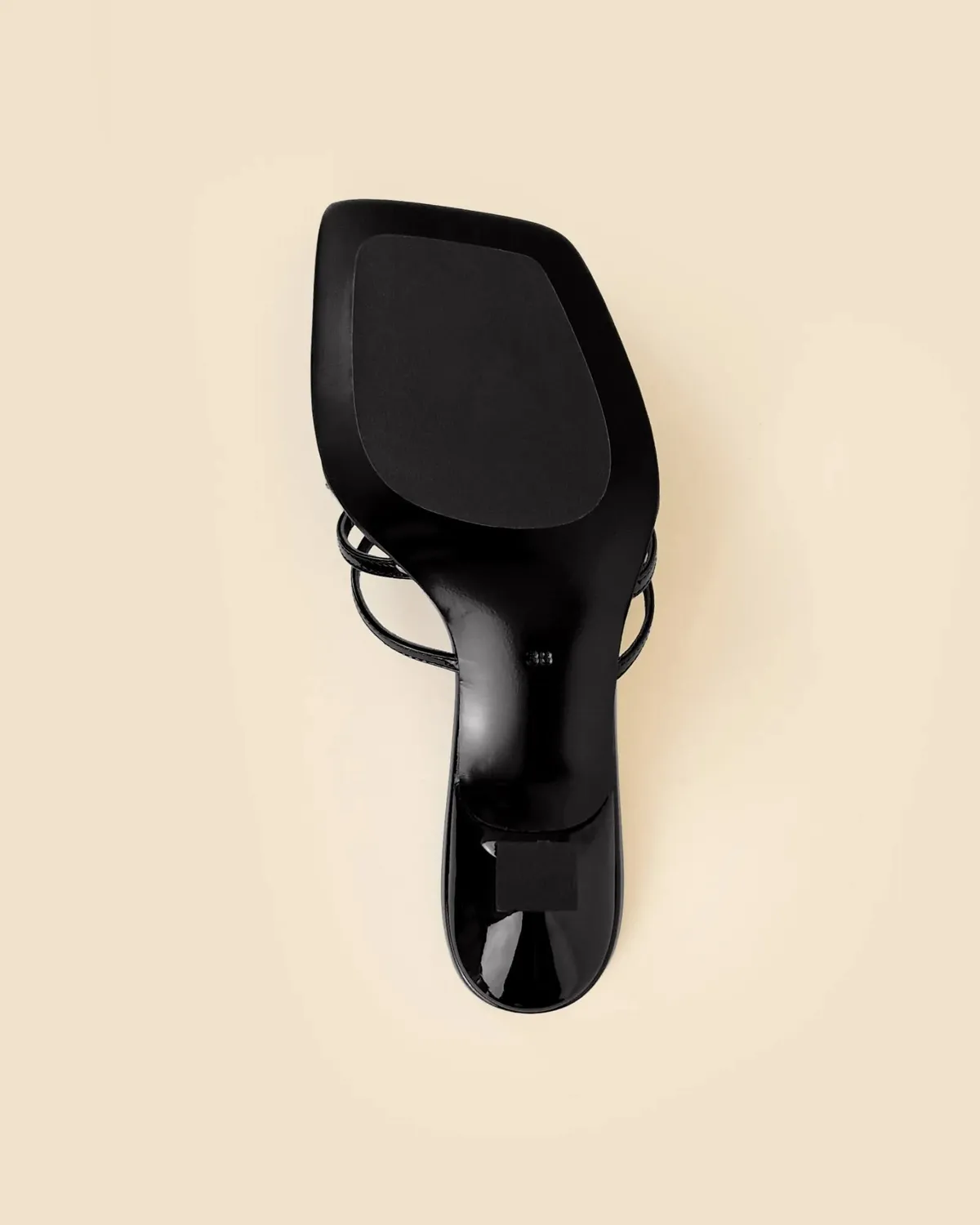Mi/Mai Isamu Black Patent mules verni noir talon stable