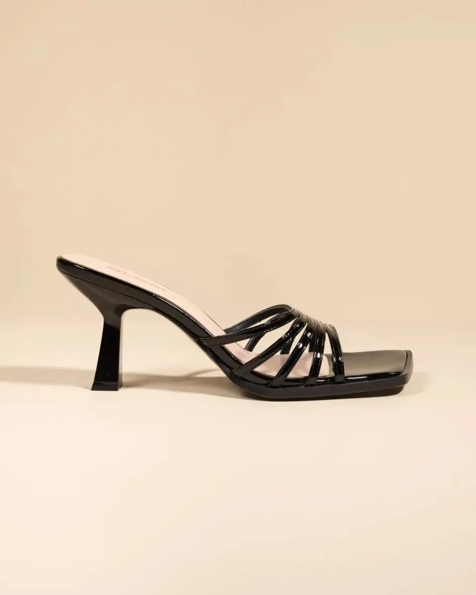 Mi/Mai Isamu Black Patent mules verni noir talon stable