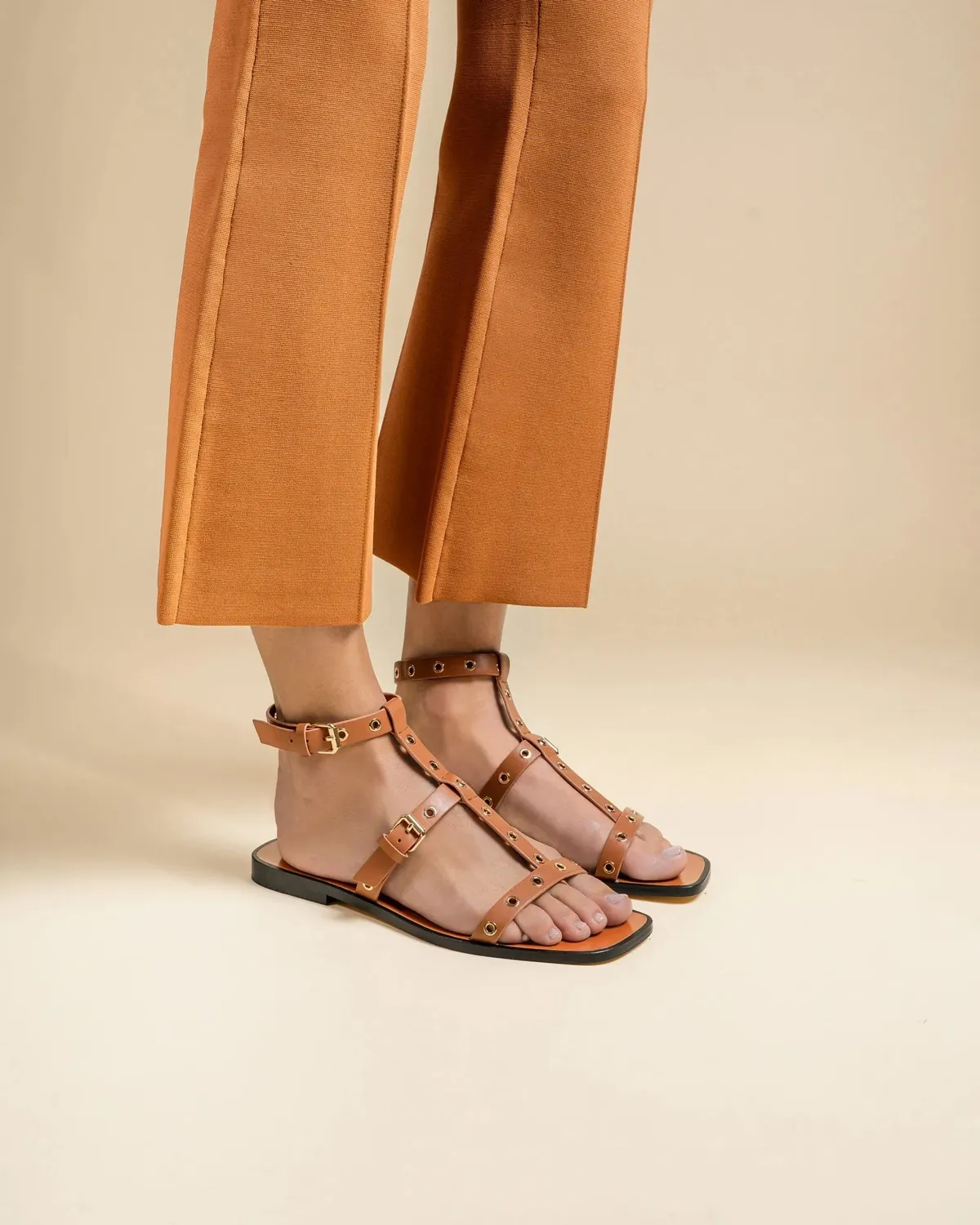 Mi/Mai Bonnie Brown nu-pieds marron plats