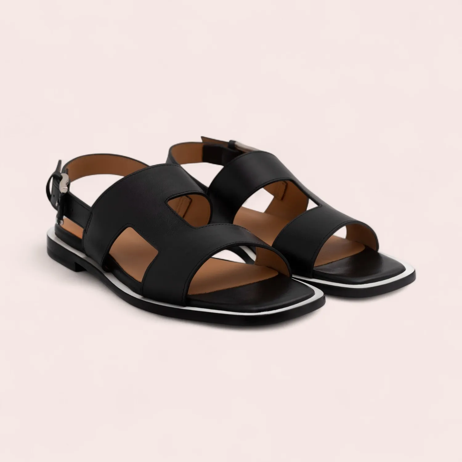Karine Arabian TEYA sandale plate cuir noir