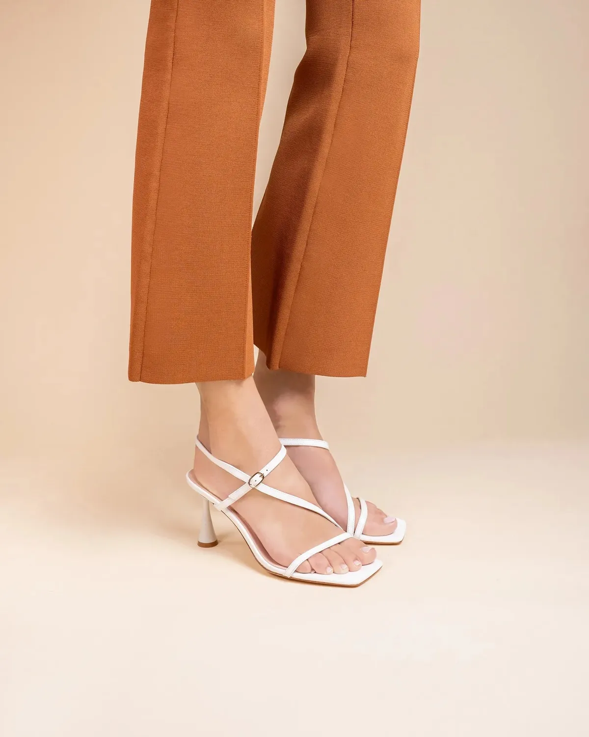 Mi/Mai Sally White sandales talons blanc bout carré