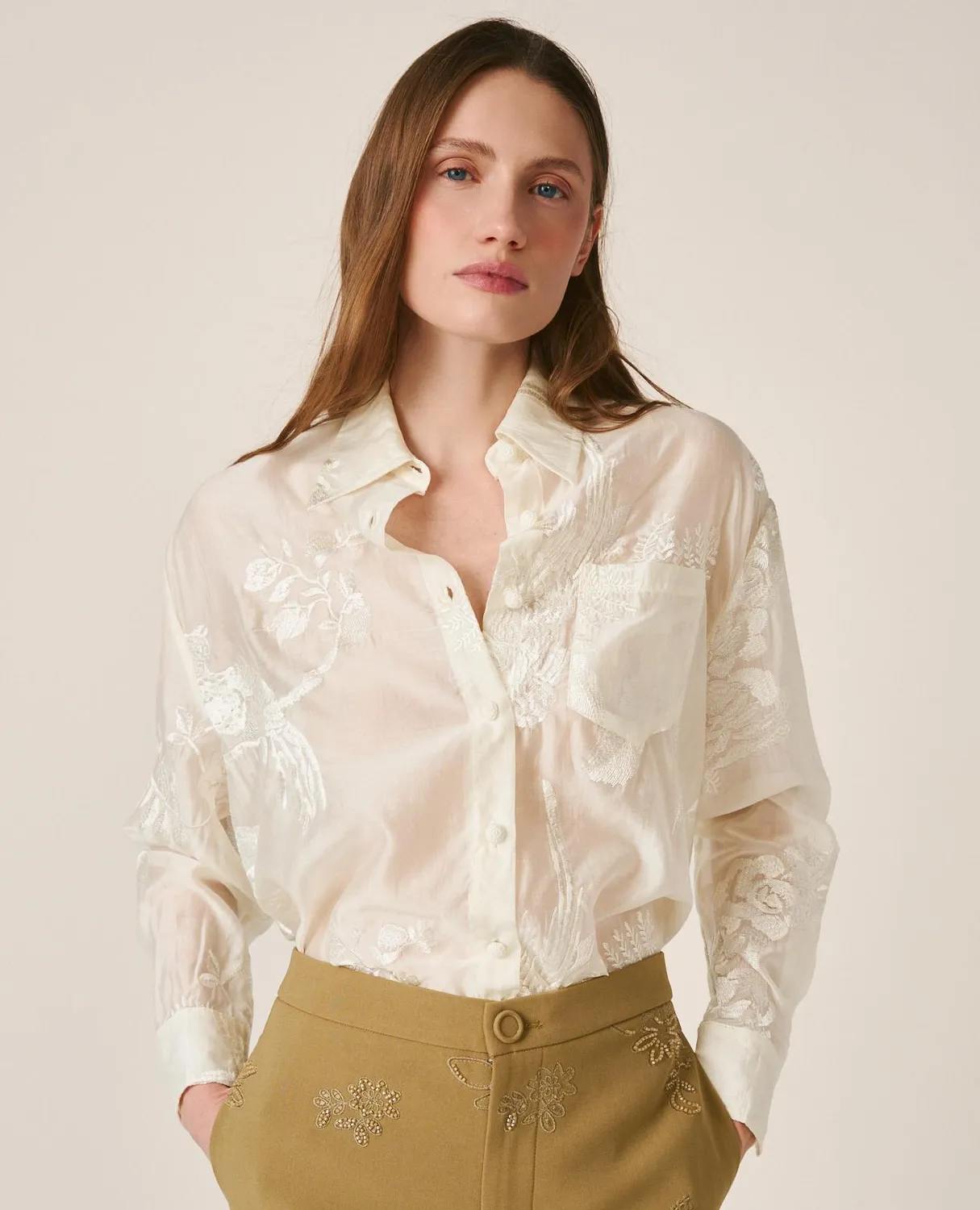 Alma en Pena V26CL0404 chemise blanche batiste brodée