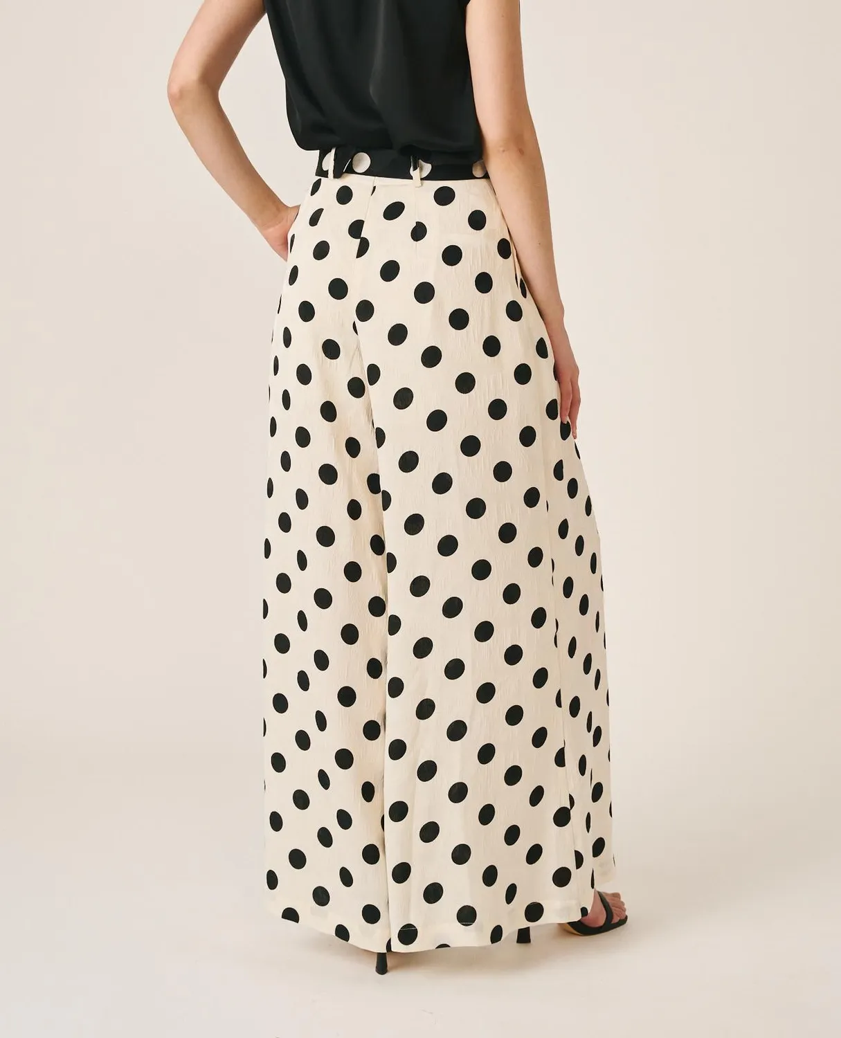 Alma en Pena V26CL1608 pantalon satin blanc à pois large