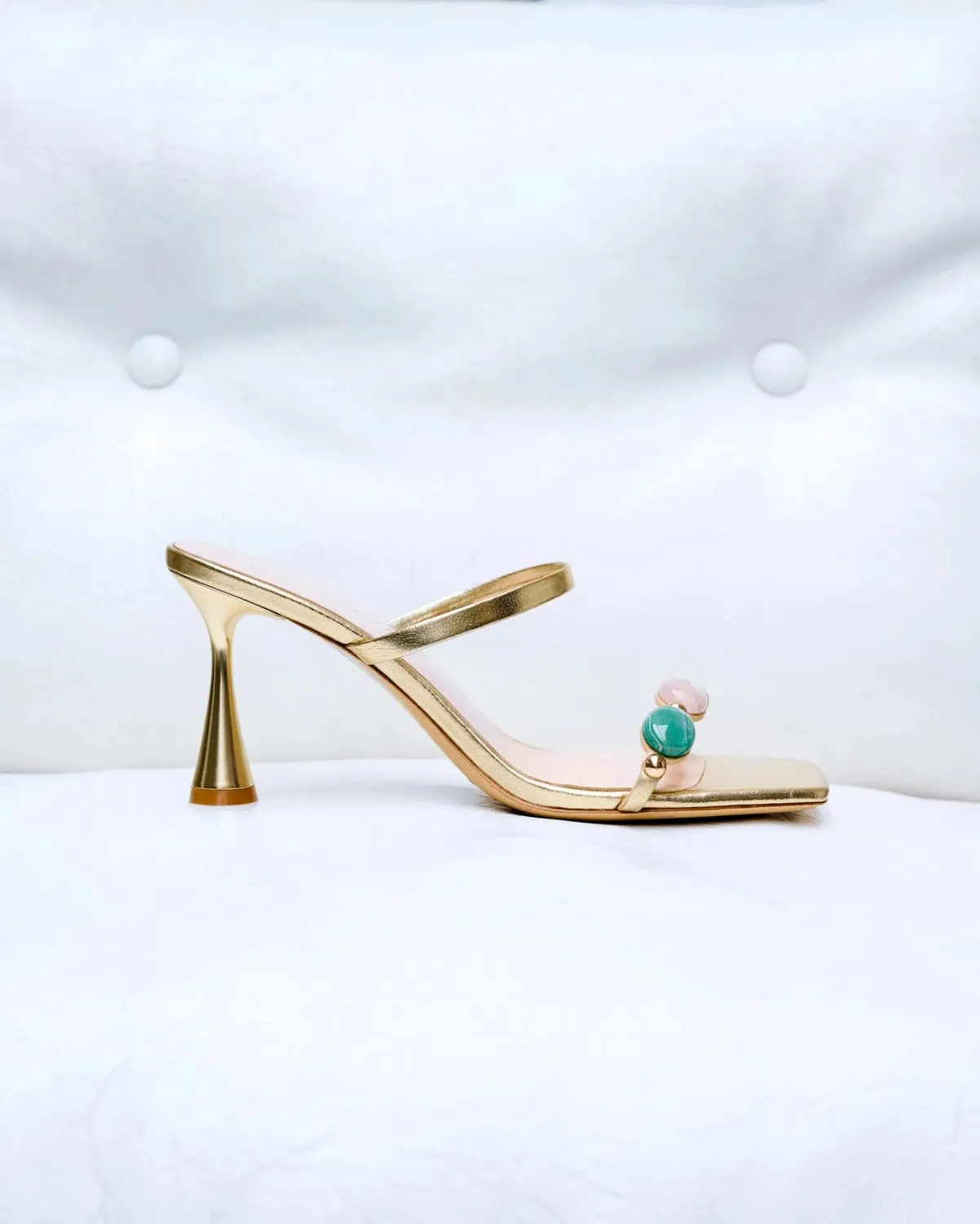 Mi/Mai Naxos Gold mules dorées cabochons talon soirée