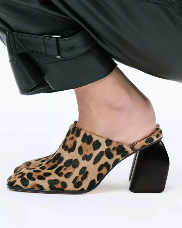 Mi/Mai Junya Leo Black mules sabot léopard 8cm