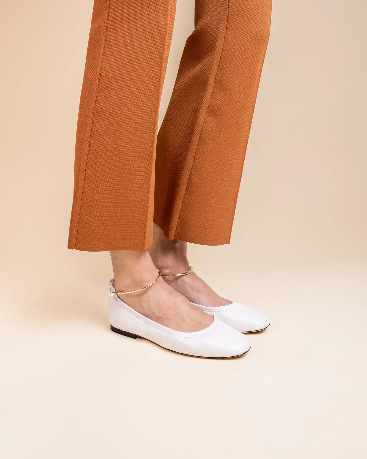 Mi/Mai Frida White ballerines chaîne dorée