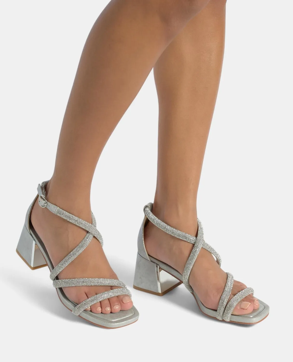 Alma en Pena V2550944 sandales argent strass talon 6 cm