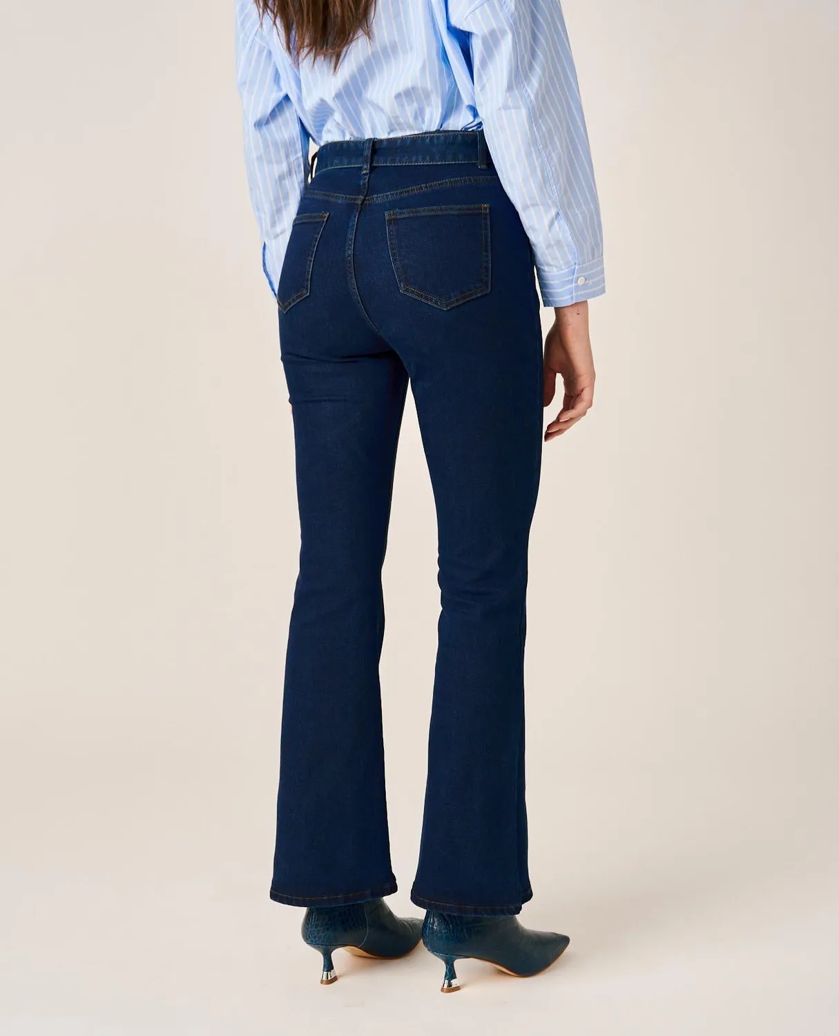 Alma en Pena I25CL1624 jean évasé bleu foncé ceinture