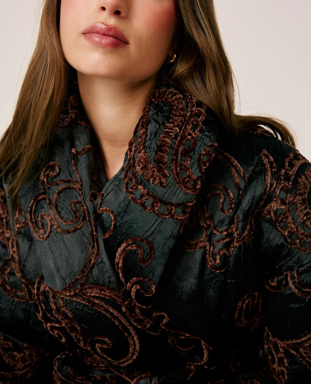 Alma en Pena I26CL1501 manteau matelassé satin noir