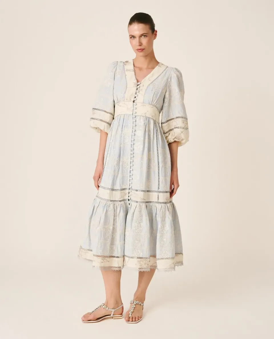 Alma en Pena V26CL0221 robe midi bleue brodée