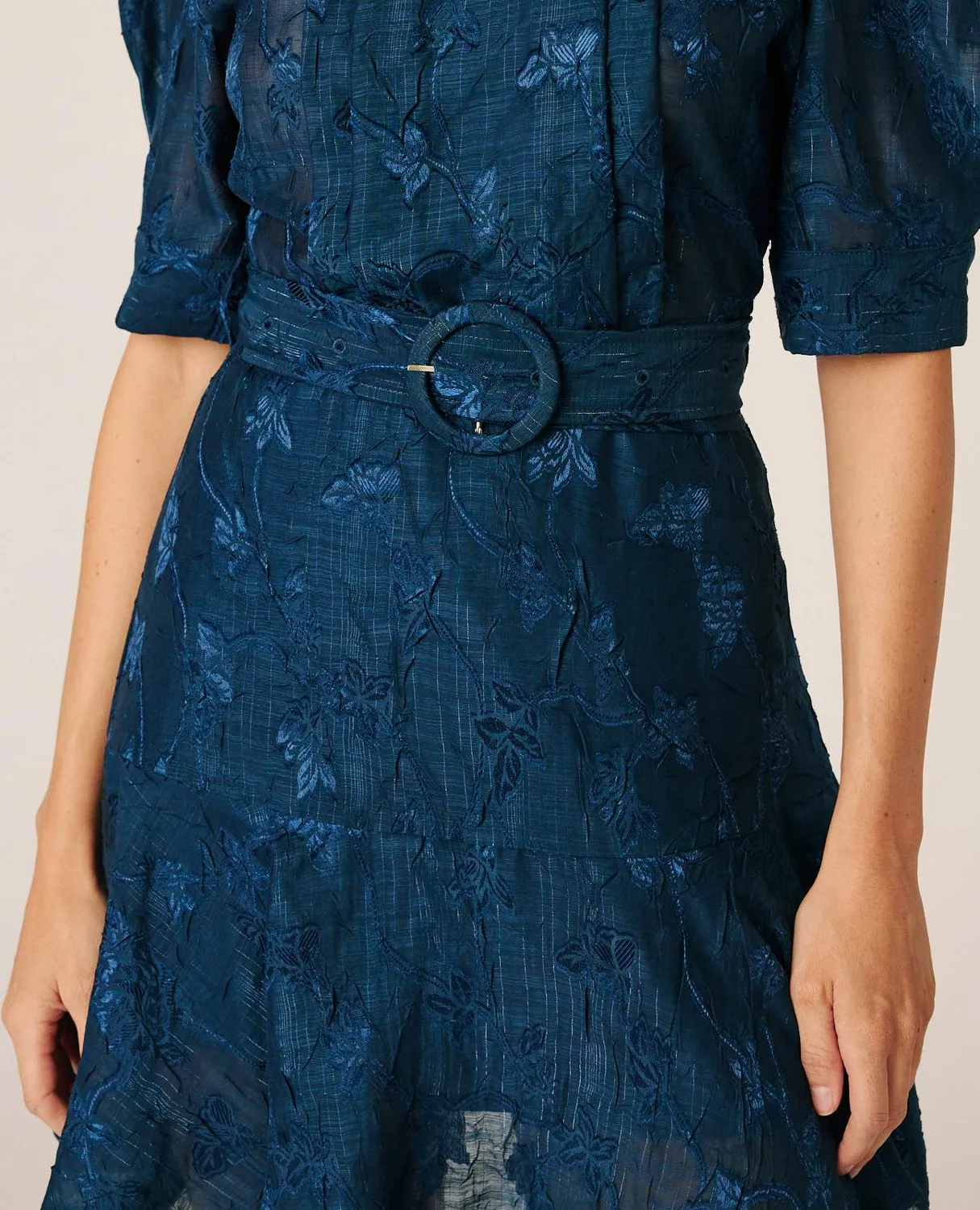 Alma en Pena I26CL0106 robe courte bleu jacquard floral