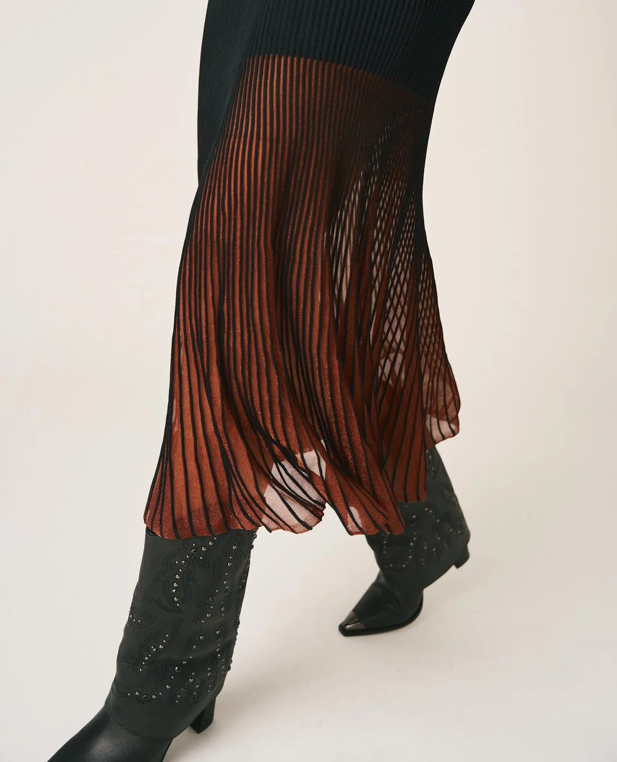 Alma en Pena I25CL0220 robe longue plissée noir