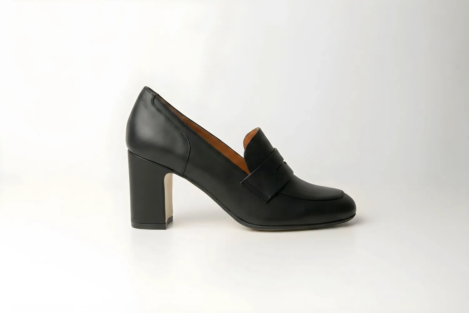 Matteo Pitti mocassin noir cuir de veau talon plat