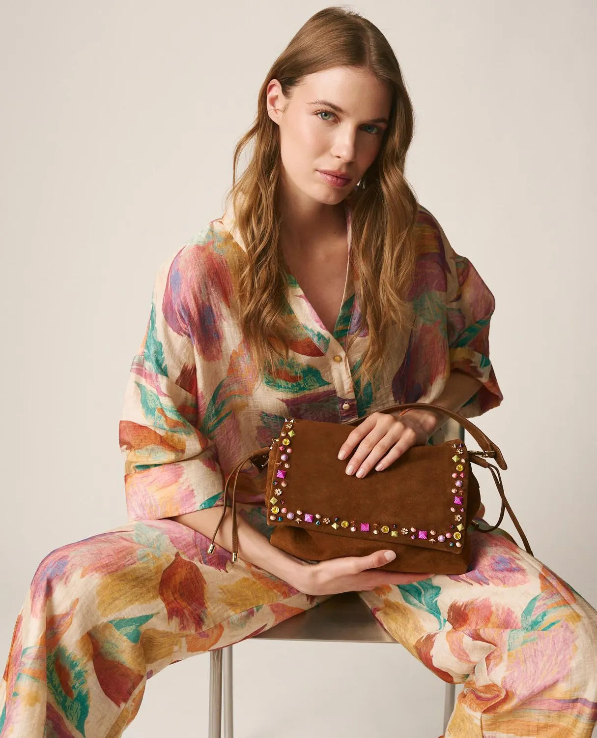 Alma en Pena V26BG045 sac cuir caramel clouté