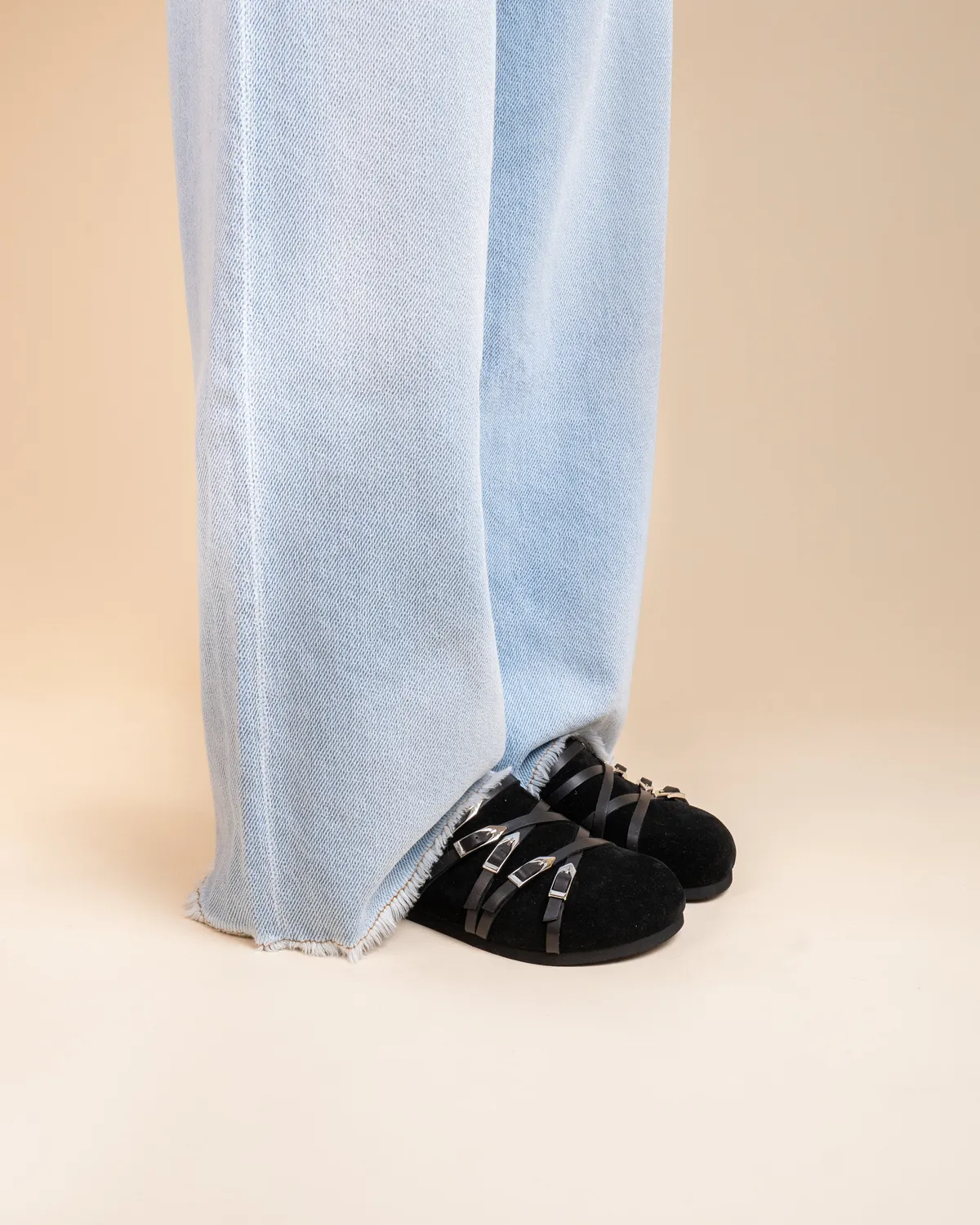 Mi/Mai Toledo sabots mules daim noir brides boucles