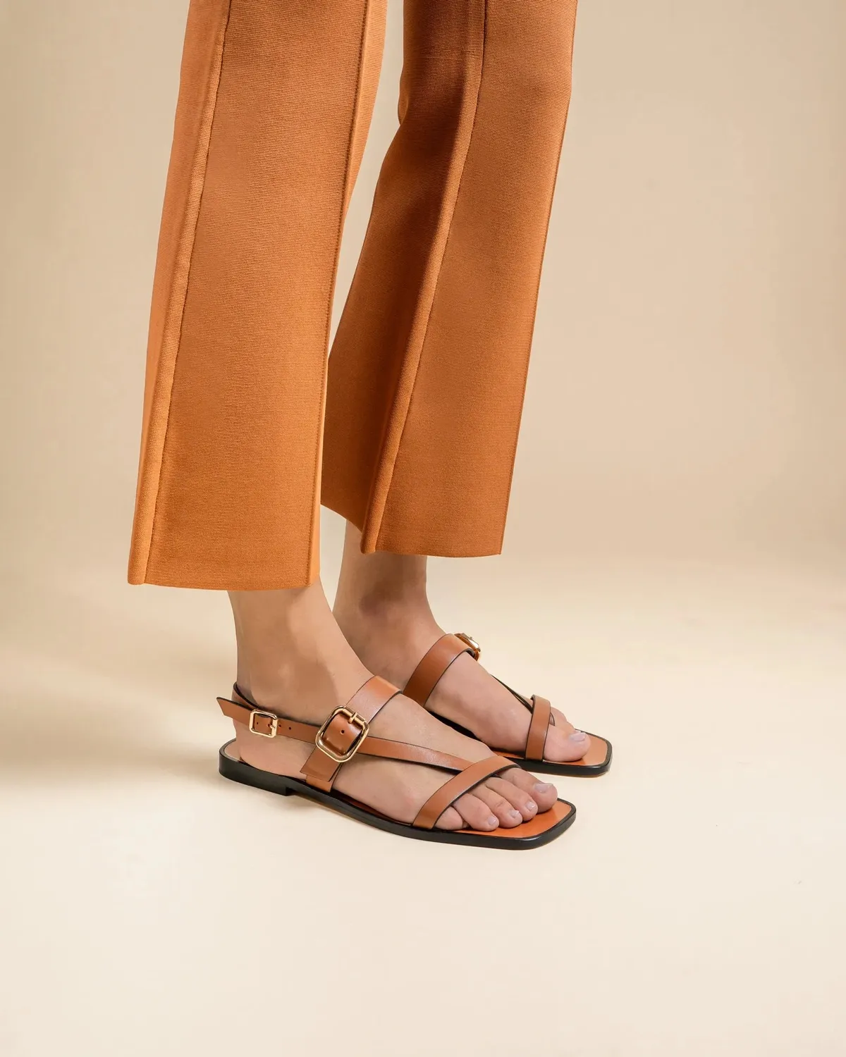 Mi/Mai Twill Brown nu-pieds marron boucles dorées