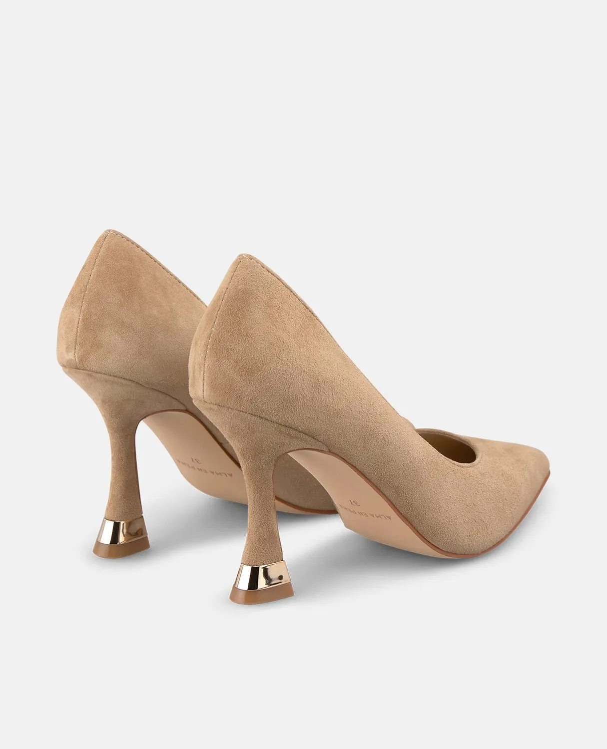 Alma en Pena I250430 escarpins camel talon fin 9 cm daim