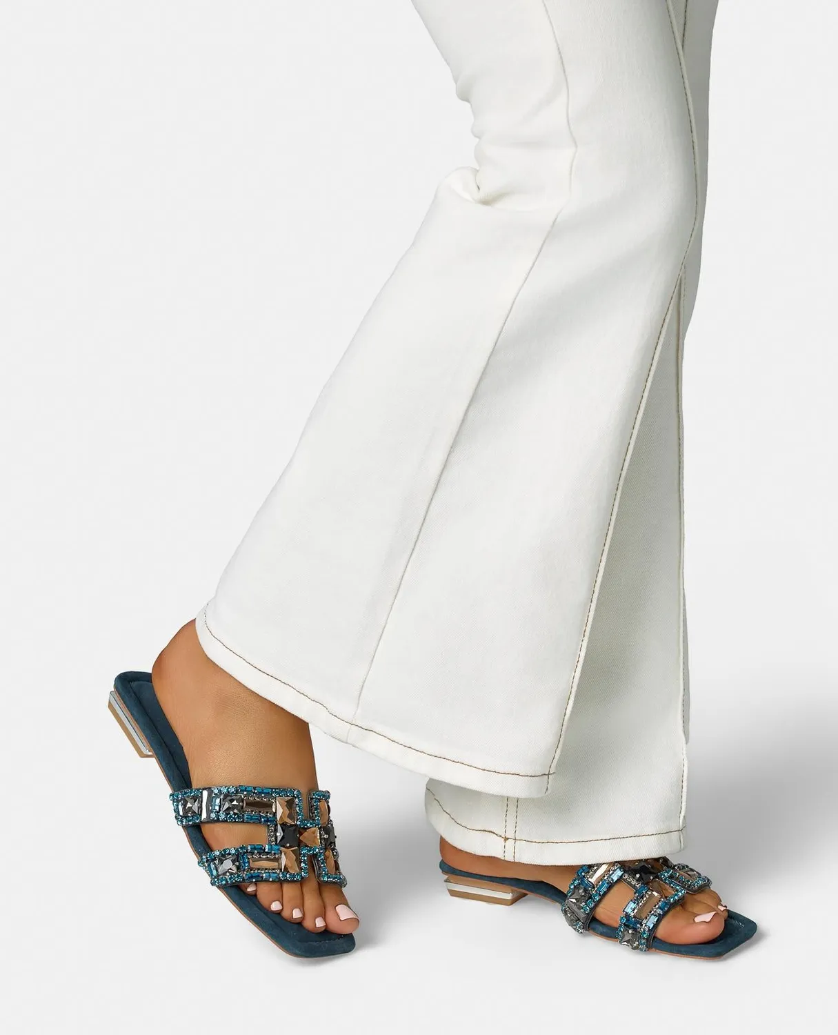 Alma en Pena V268605 sandales bleu cuir plat 2 cm