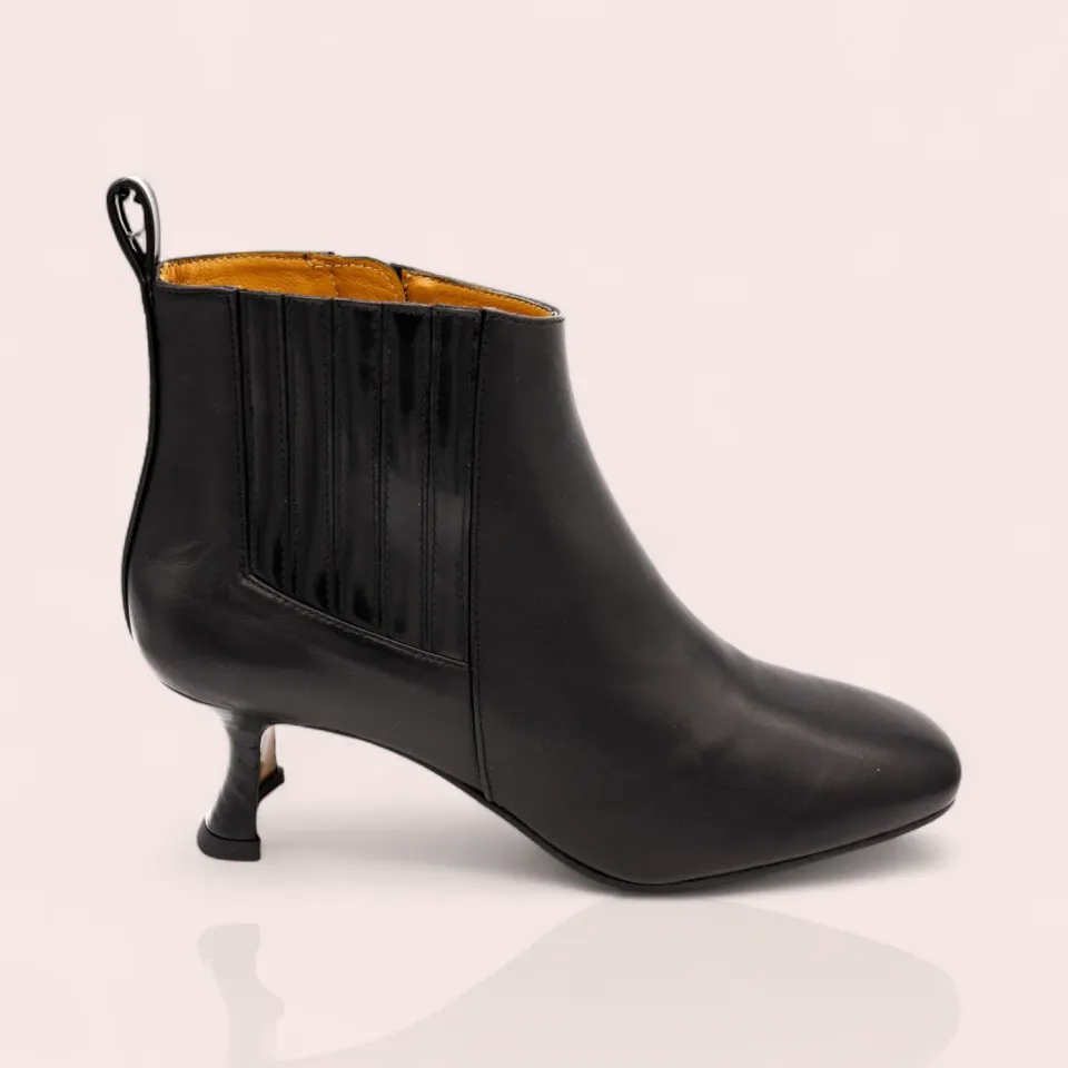 Karine Arabian Naïri bottine cuir noir talon 50mm