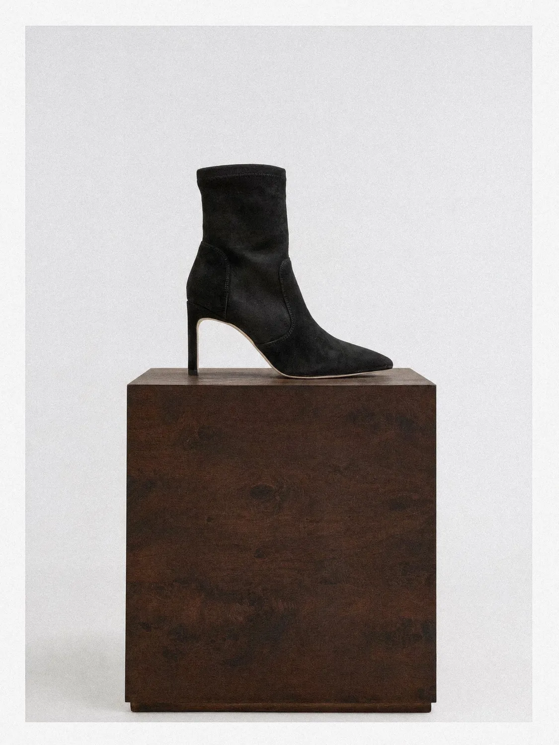 Mi/Mai Ophelia Black bottines noir daim bout pointu