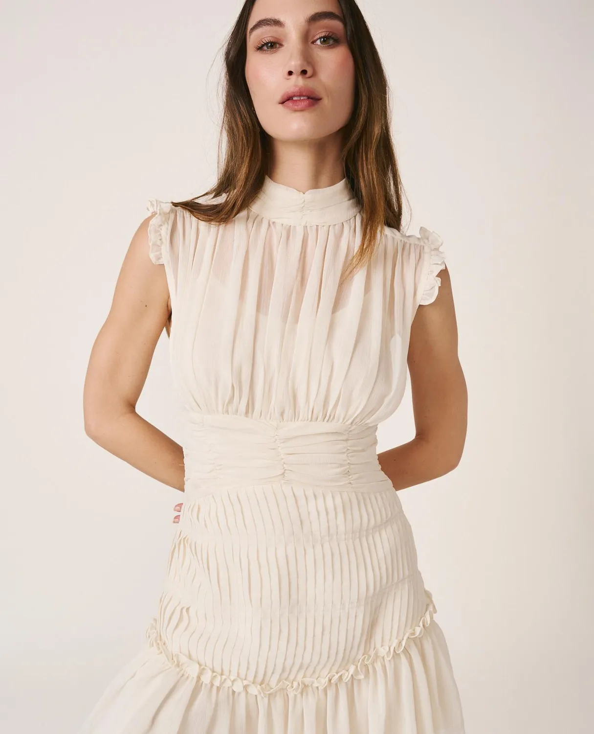 Alma en Pena V26CL0106 robe blanche col montant mini