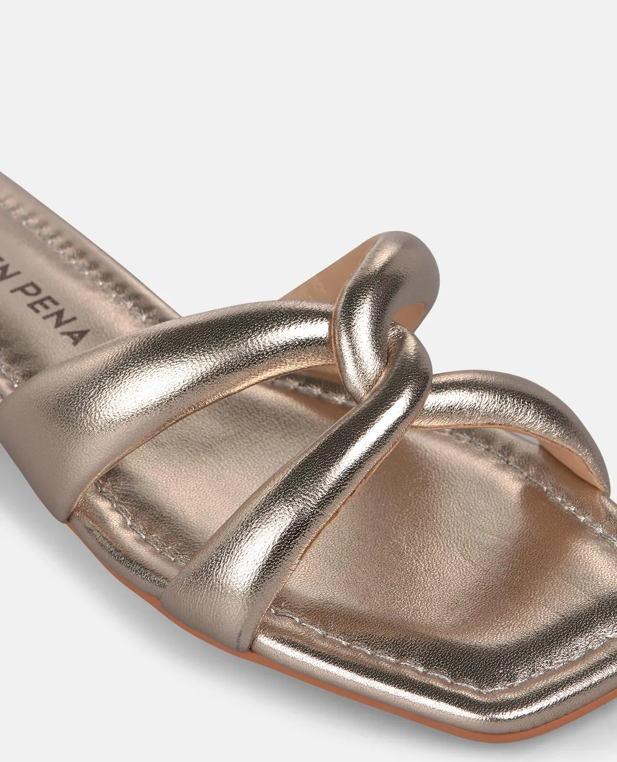 Alma en Pena V268608 sandale plate bronze cuir