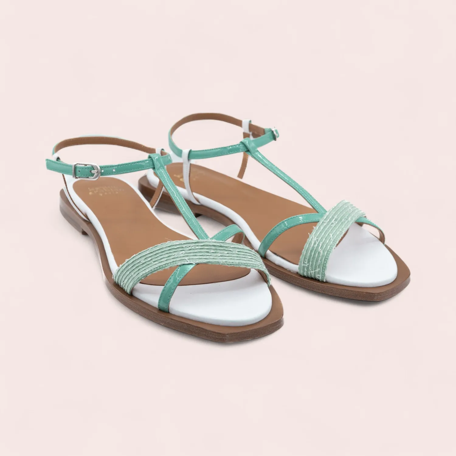 Karine Arabian CARLA sandale plate vert cuir lisse