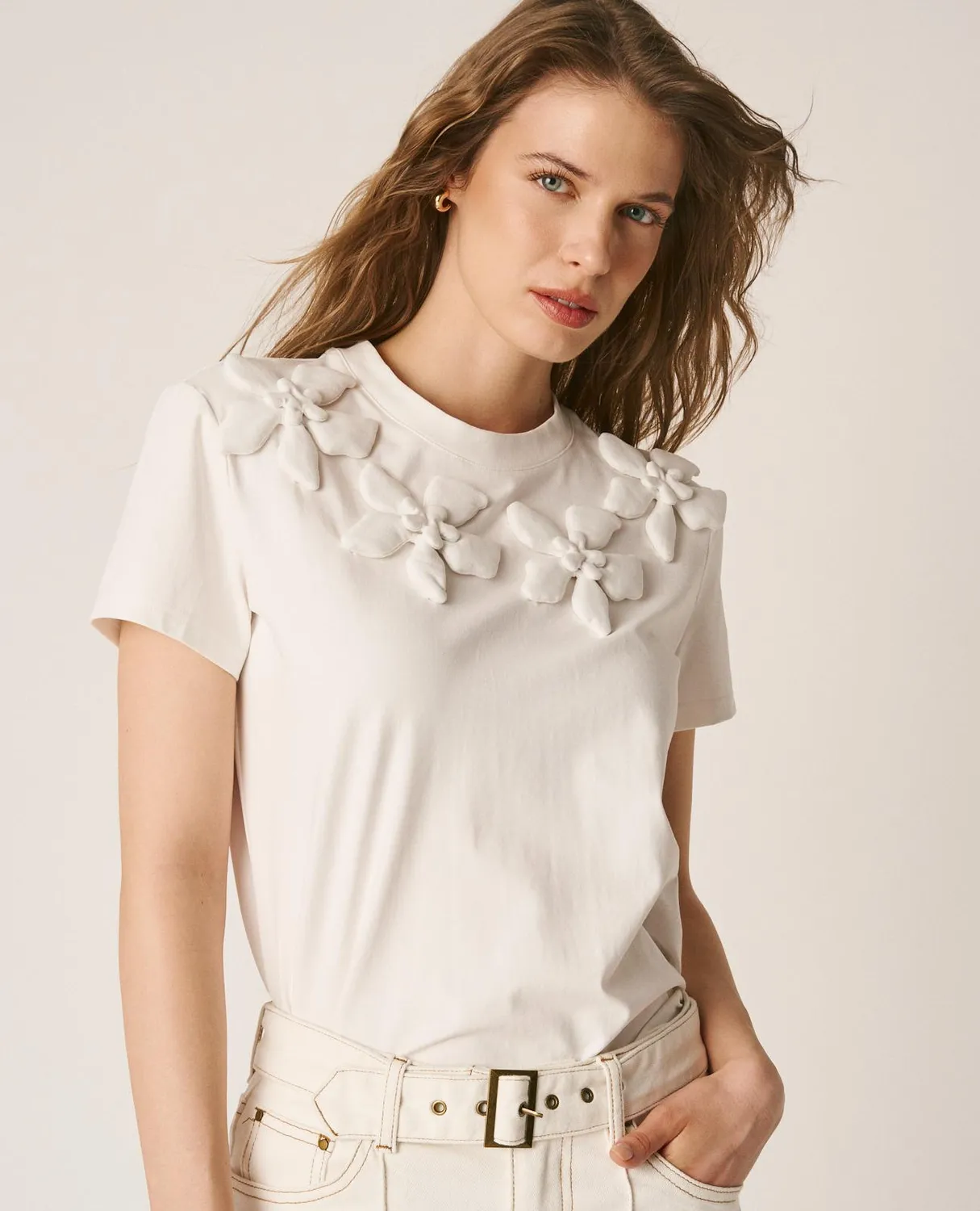 Alma en Pena V26CL0700 t-shirt blanc coton fleurs 3D