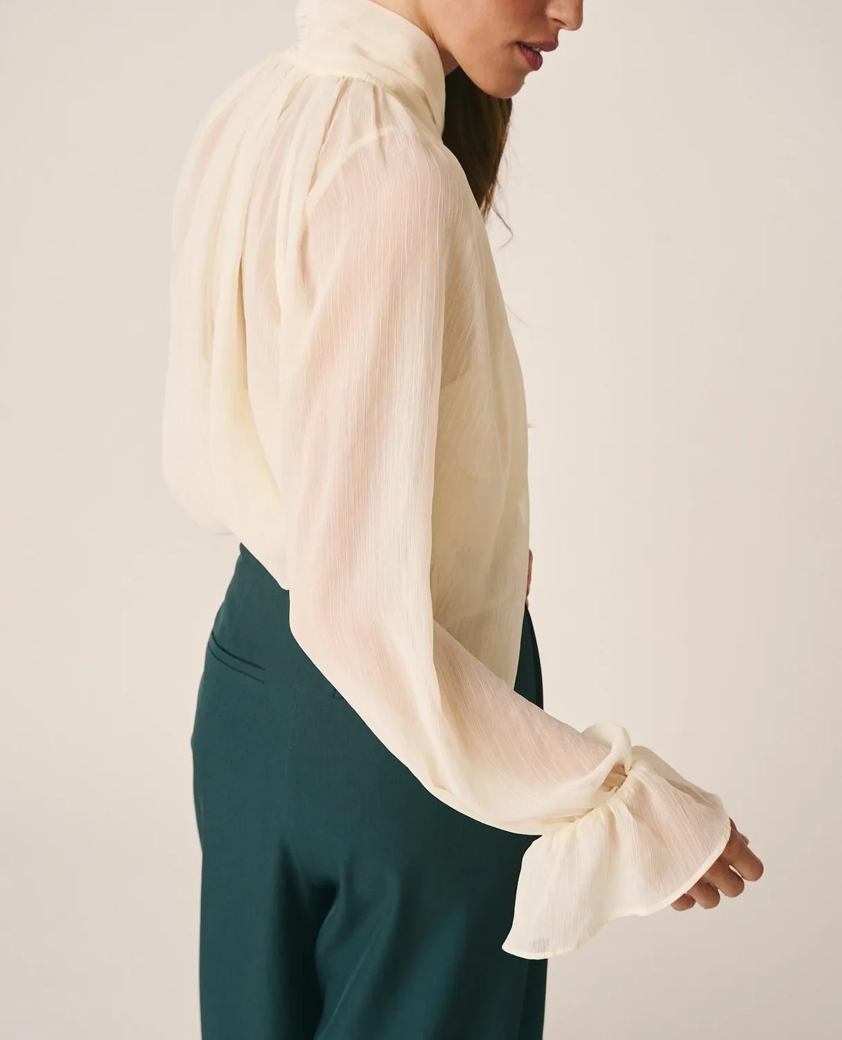 Alma en Pena I26CL0519 blouse ivoire gaze lavallière