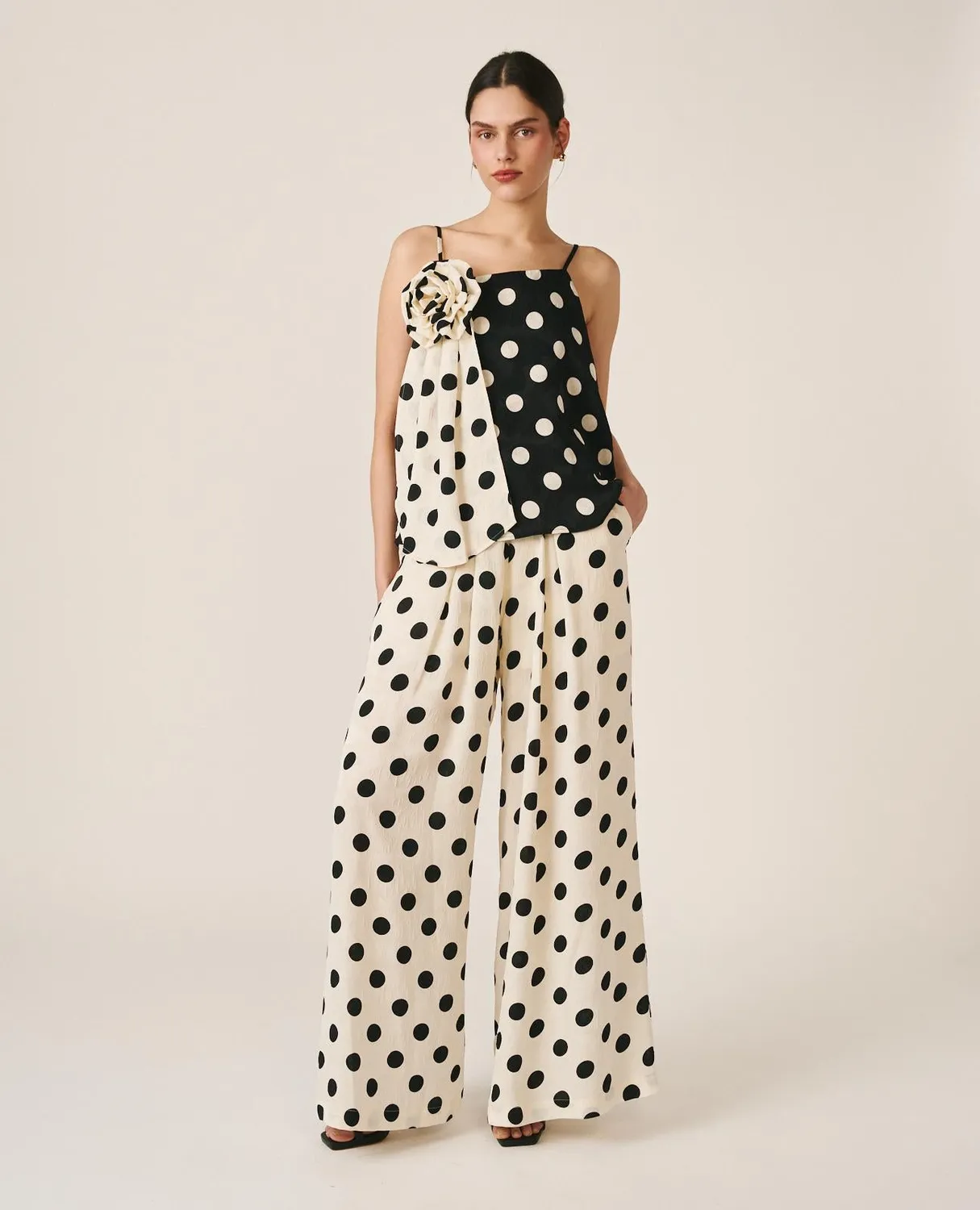 Alma en Pena V26CL0611 top satin à pois noir