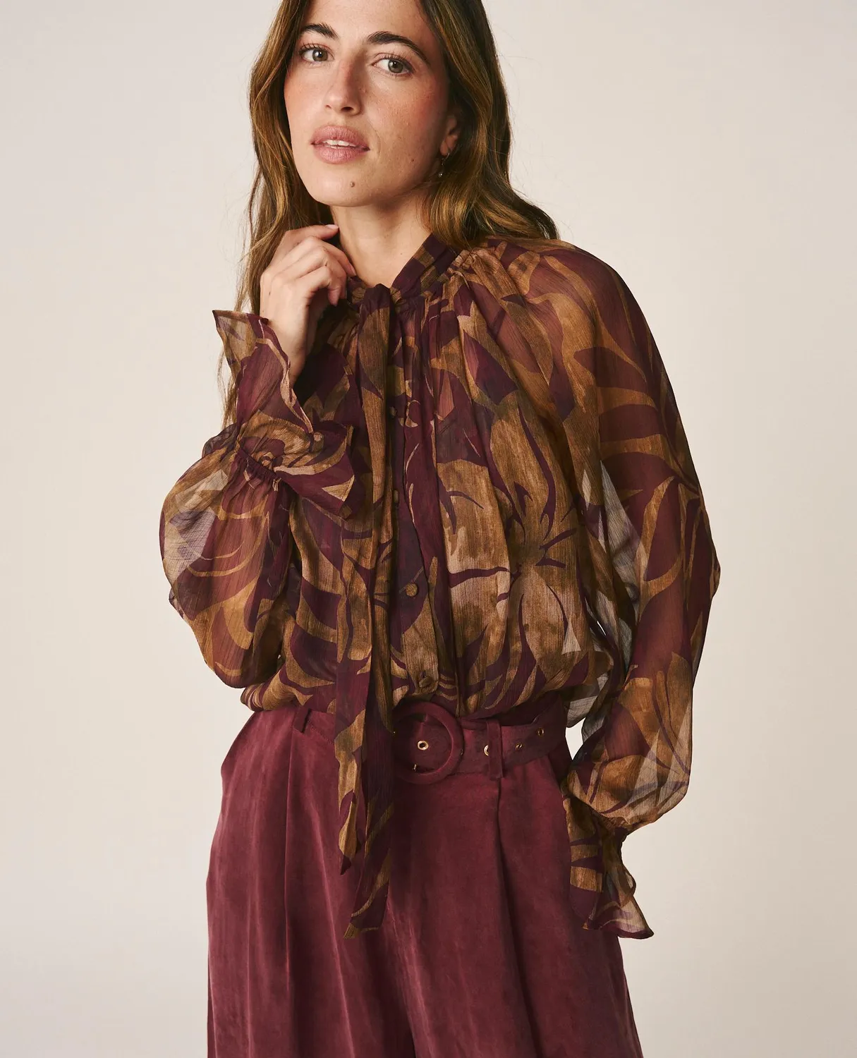 Alma en Pena I26CL0520 blouse gaze fleurie bordeaux