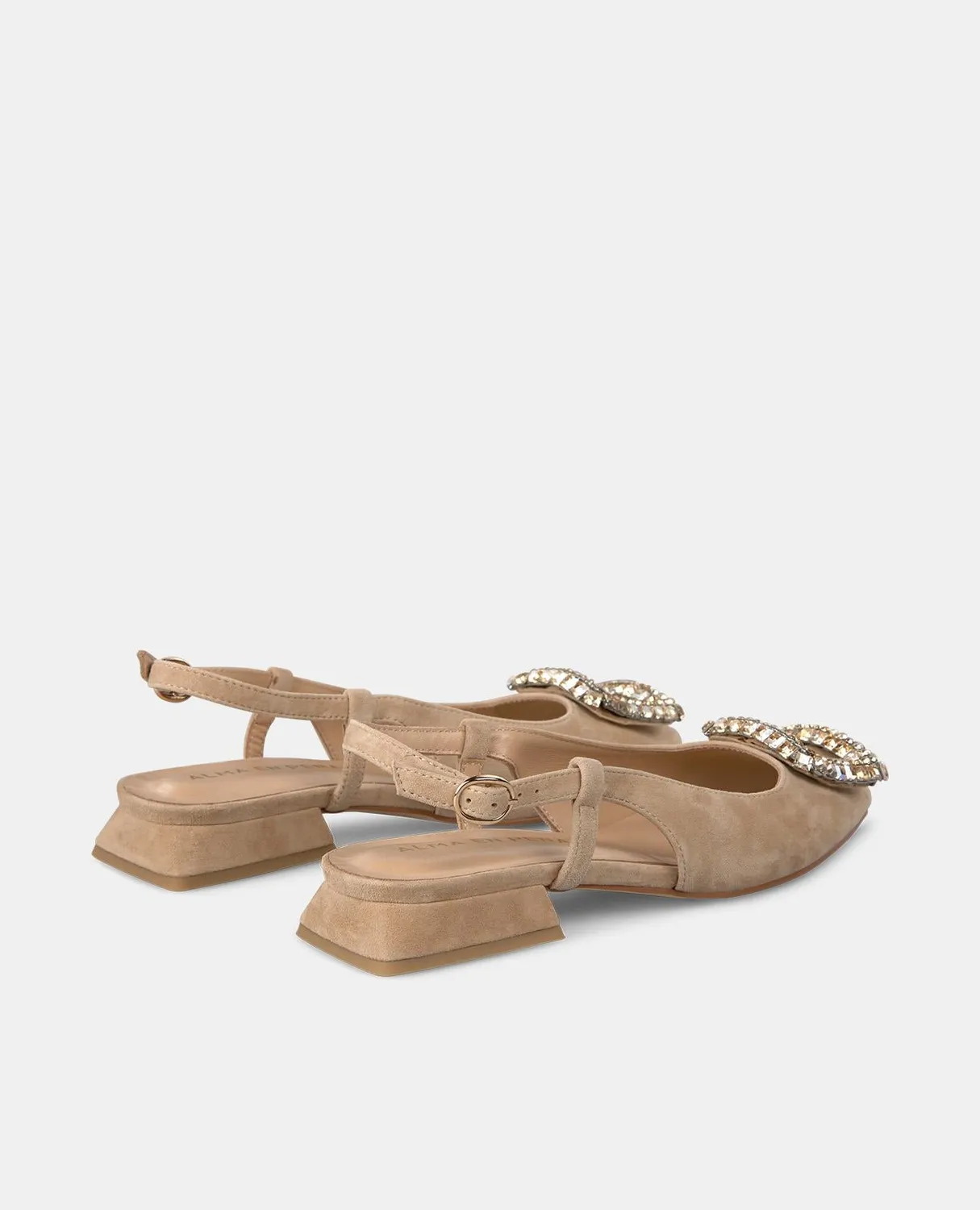 Alma En Pena V250480 chaussure plate beige boucle strass