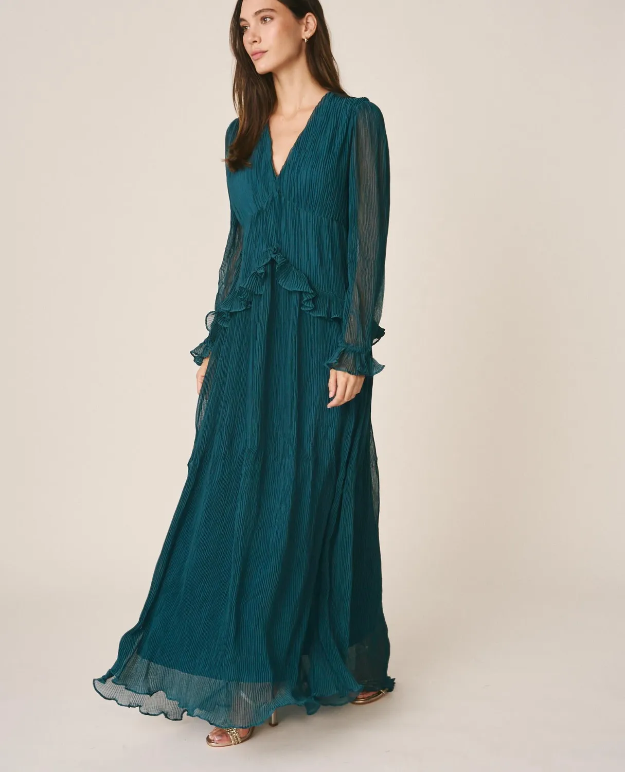 Alma en Pena I26CL0201 robe longue bleue plissée découpes