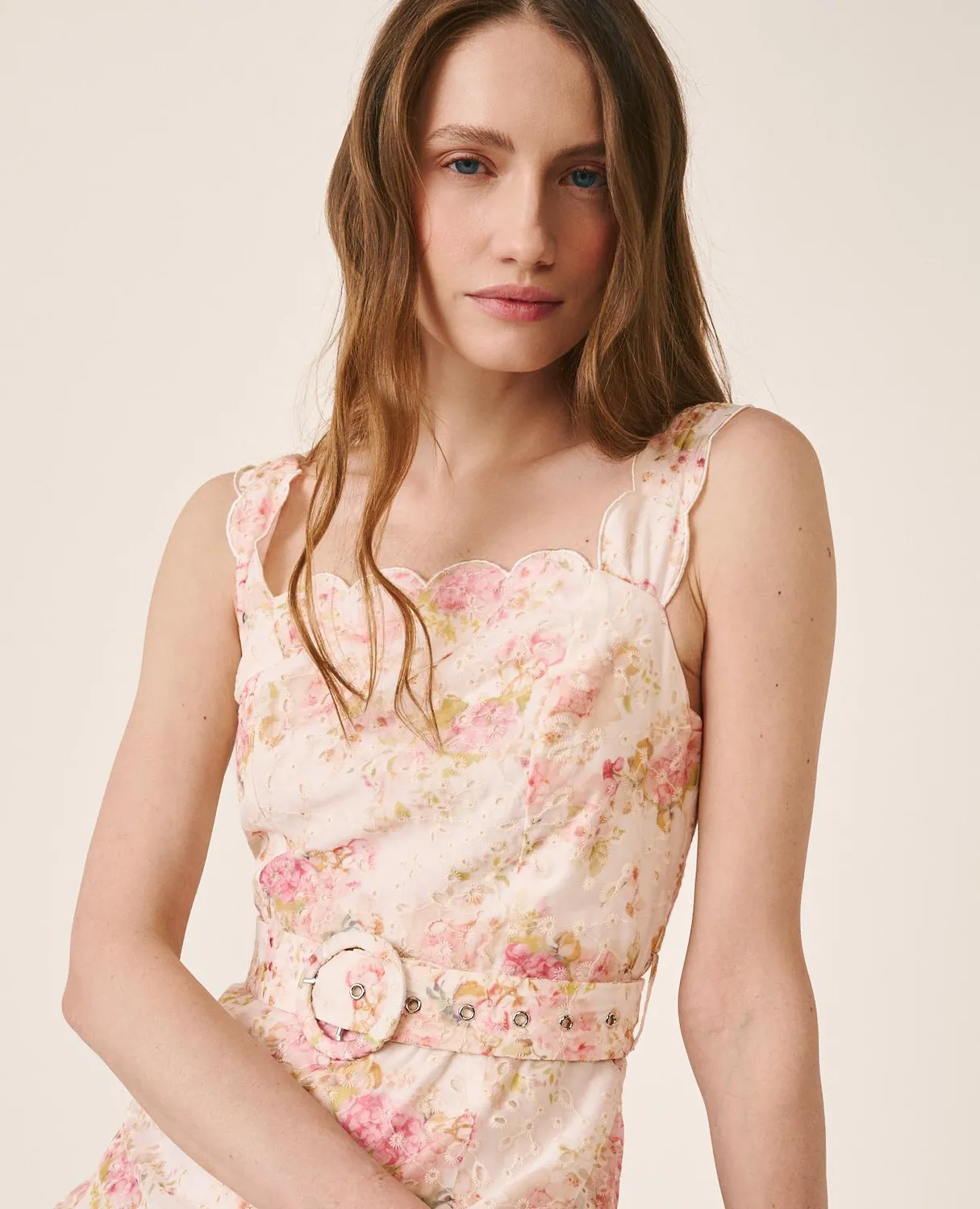 Alma en Pena V26CL0213 robe longue rose floral broderie