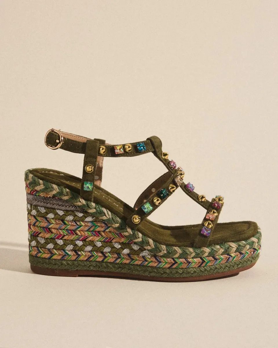 Alma en Pena V266101 sandales compensées kaki cloutées