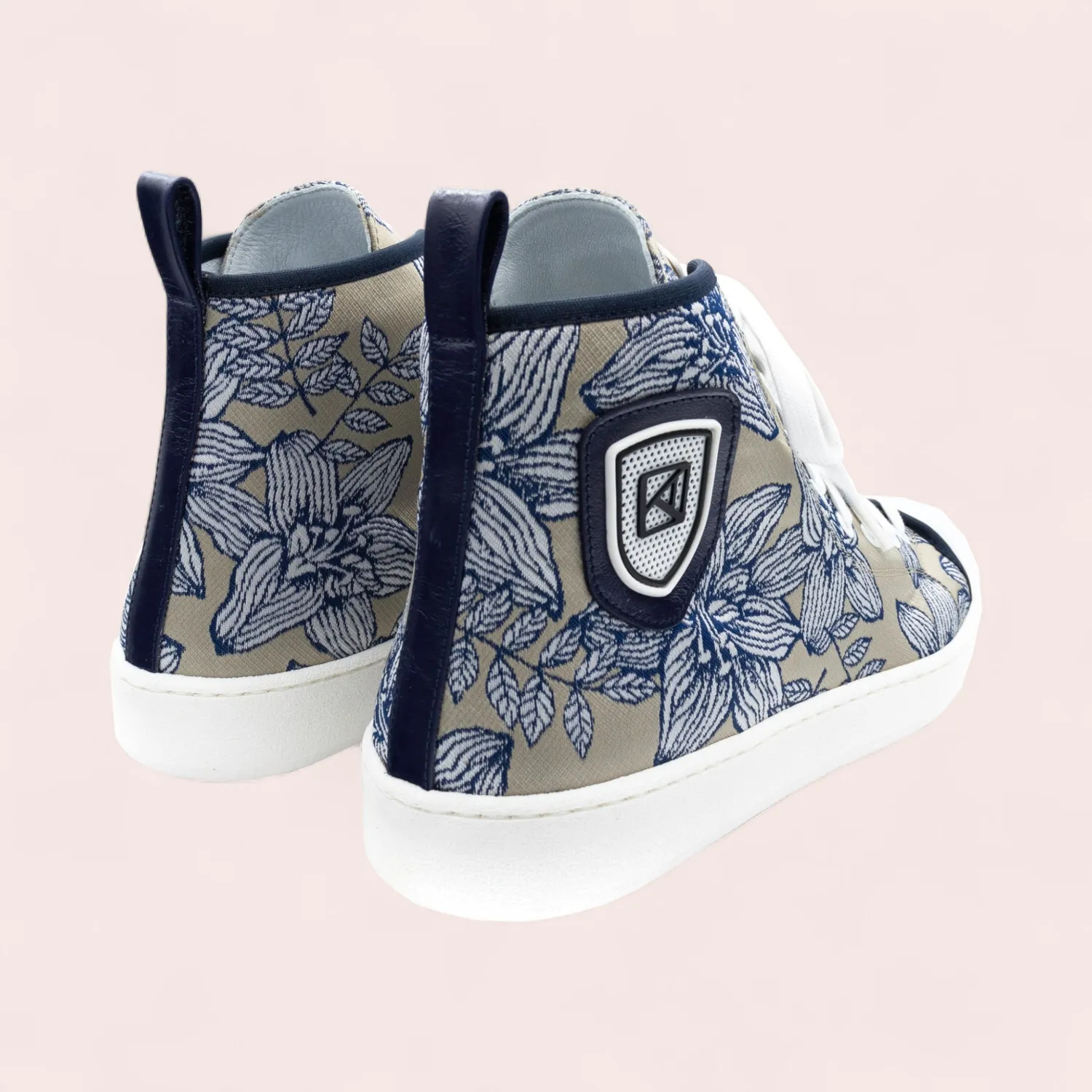Karine Arabian Travis baskets toile floral
