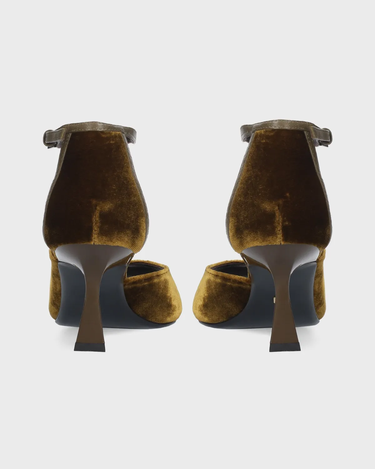 Lola Cruz Qelina Sandals 70 sandales ocre talon 7 cm