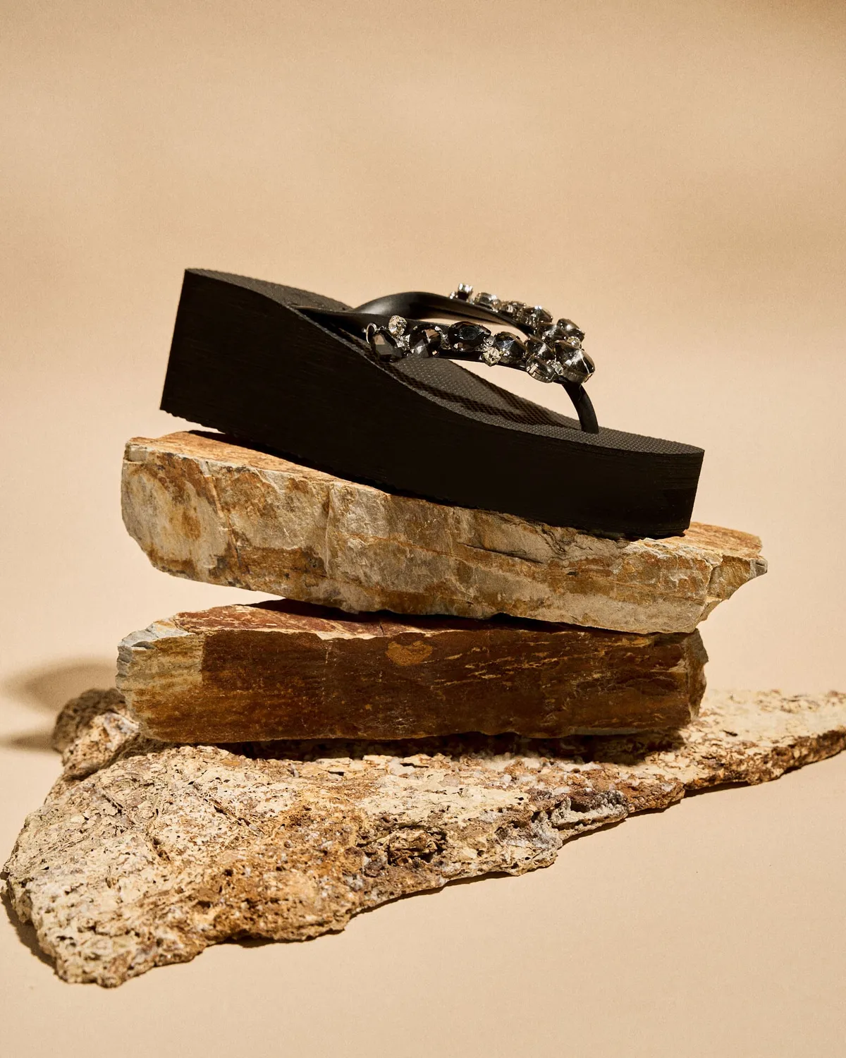 Alma en Pena V251997 tongs noires strass 4,5 cm