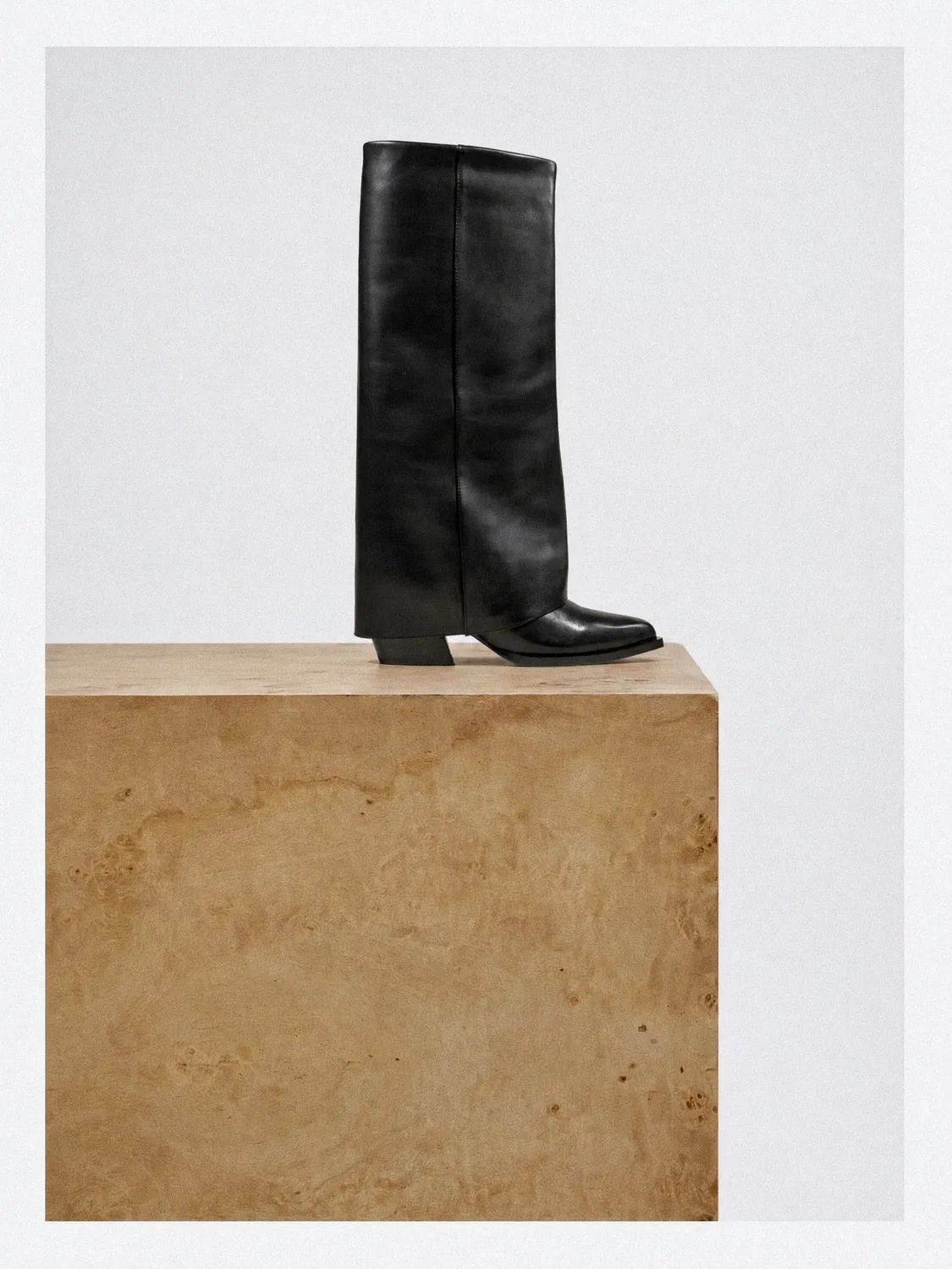 Mi/Mai Joan Black bottes cuir noir revers talon bas