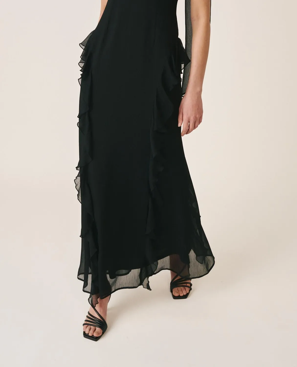 Alma en Pena V26CL0261 robe longue noire volants polyester
