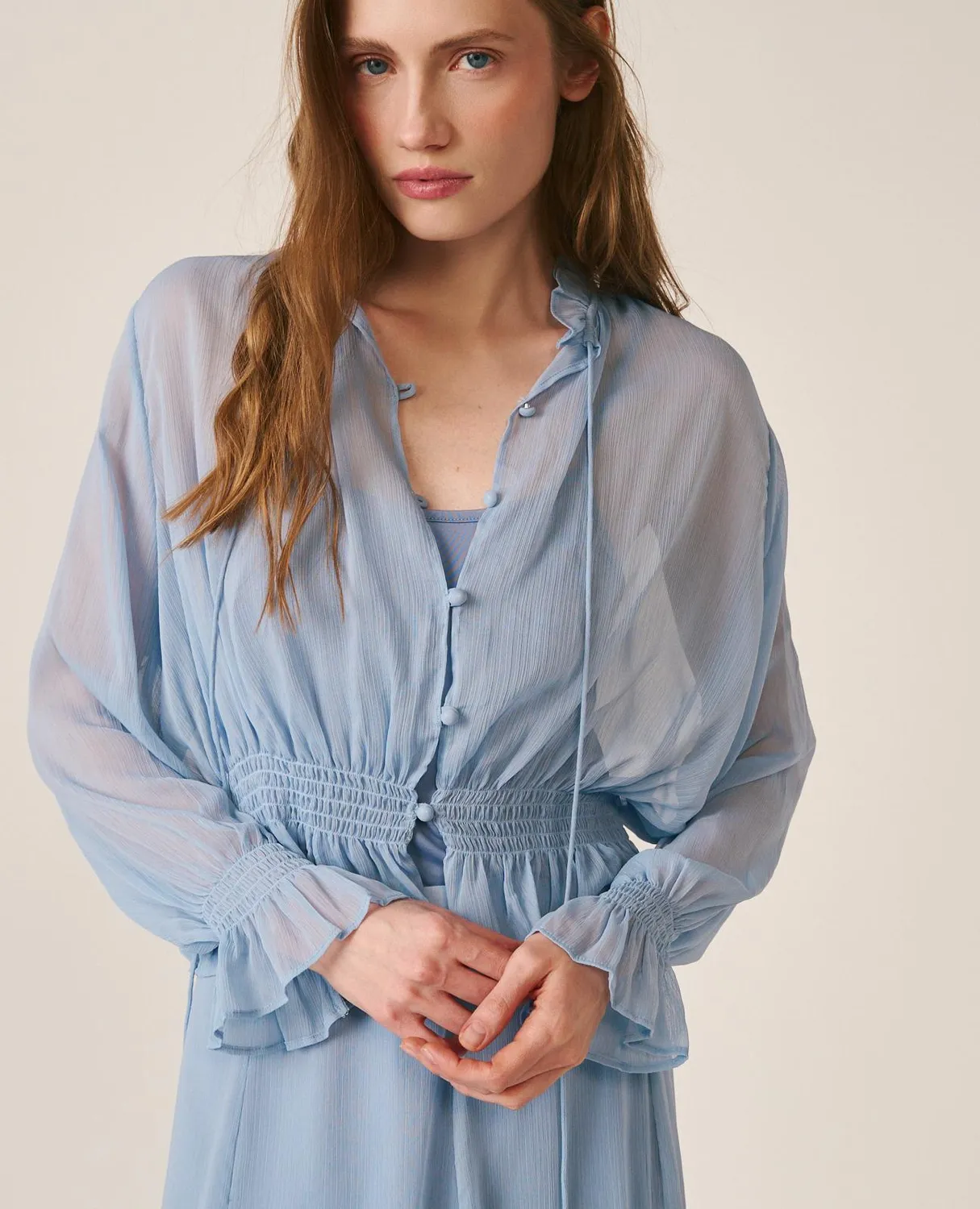 Alma en Pena V26CL0500 blouse bleu ciel gaze volants