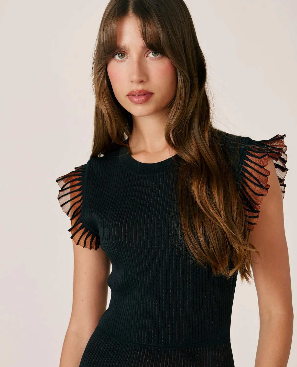Alma en Pena I26CL0212 robe midi noire canalé ajustée