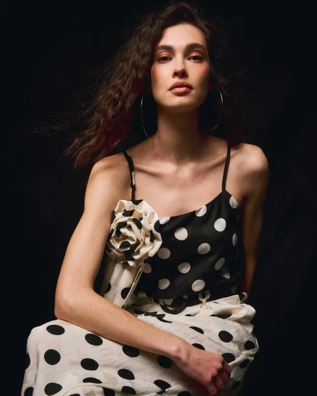 Alma en Pena V26CL0611 top satin à pois noir