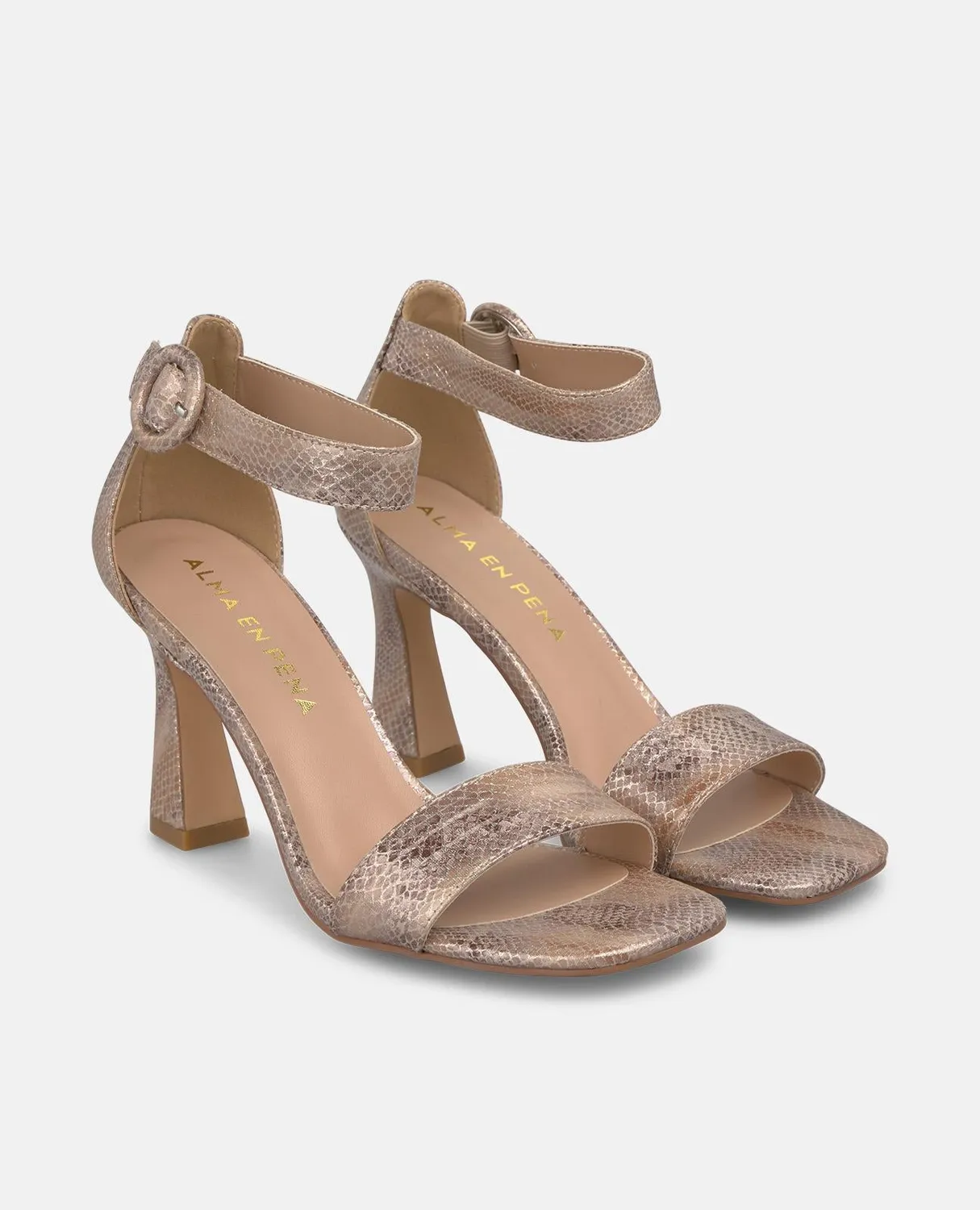 Alma en Pena V2650154 sandales camel bout carré talon 8 cm