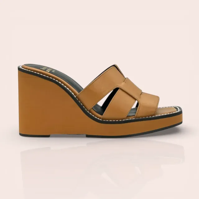 Karine Arabian Cleya mule cuir camel compensée