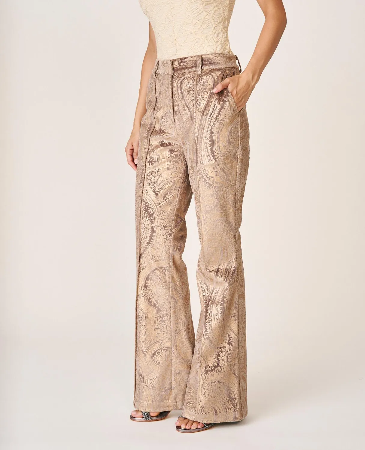 Alma en Pena I26CL1611 pantalon flare doré métallisé