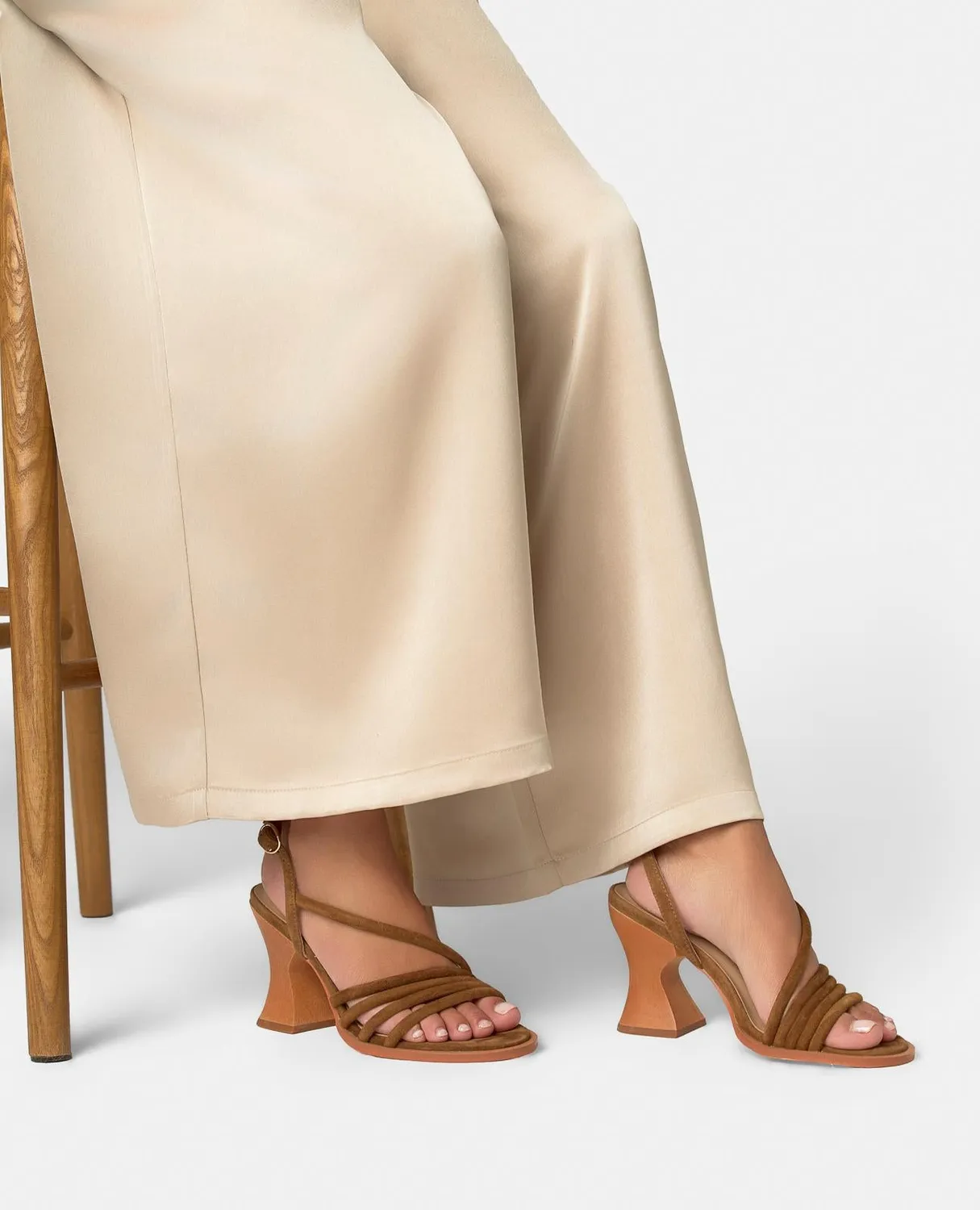 Alma en Pena V262452 sandales caramel brides talon 10 cm