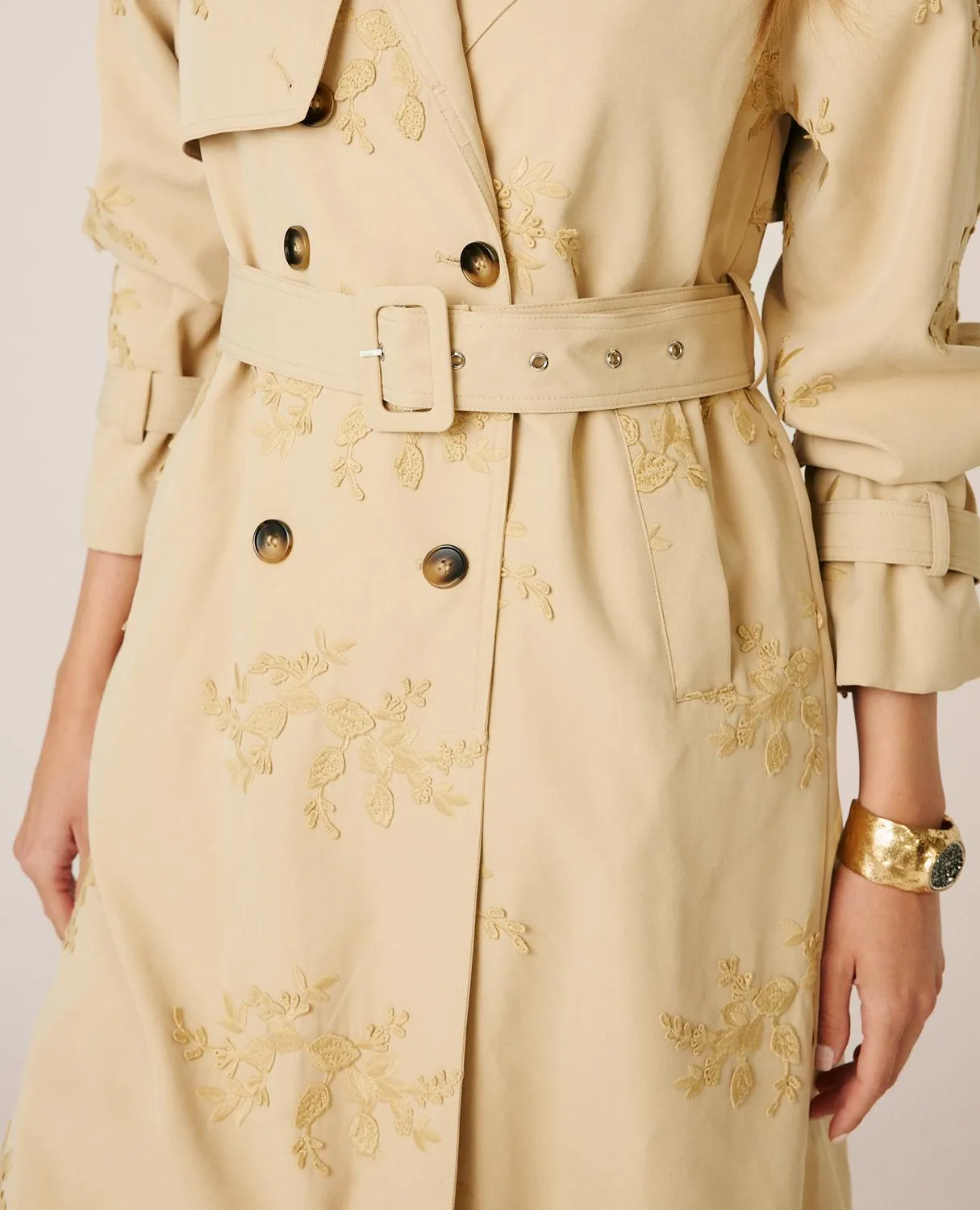 Alma en Pena V26CL1500 trench brodé beige floral