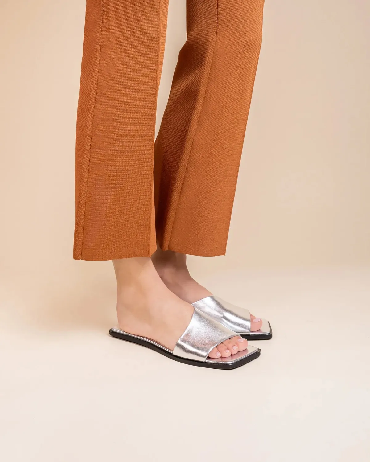 Mi/Mai Eero Silver mules plates cuir argenté