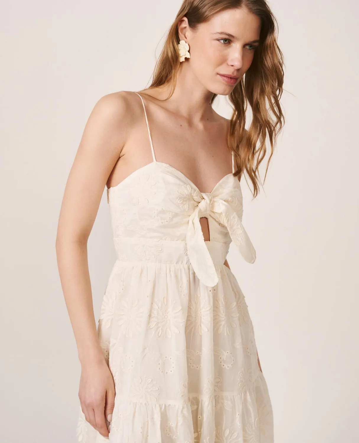 Alma en Pena V26CL0228 robe midi blanche brodée Tencel